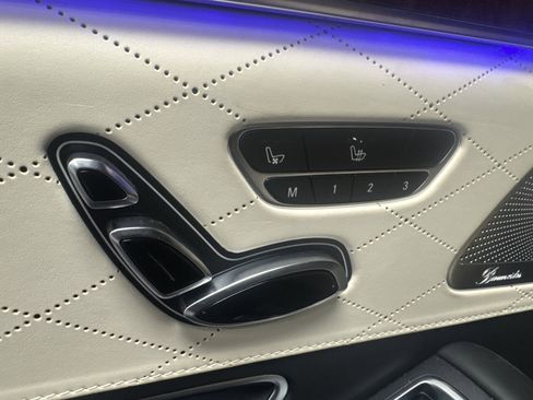 Used 2015 Mercedes-Benz S 550 Sedan w/ Sport Package w/ Sport Package image 14