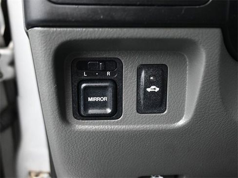 Used 2000 Isuzu Rodeo S image 19