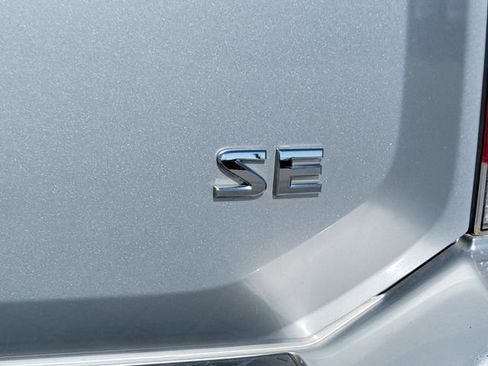 Used 2010 Nissan Armada SE AWD/4WD image 13