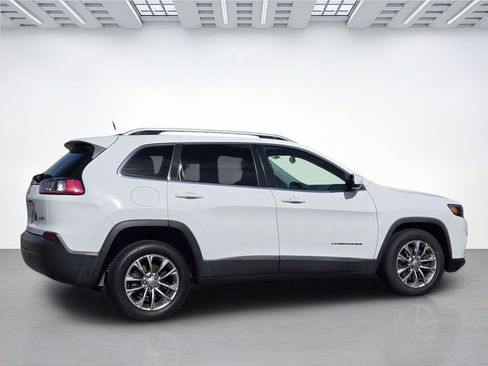 Used 2019 Jeep Cherokee Latitude Plus FWD image 3