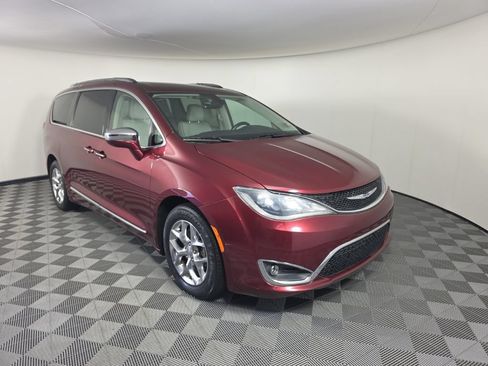 Used 2018 Chrysler Pacifica Limited FWD image 7