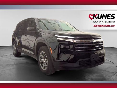Used 2024 Chevrolet Traverse LT FWD image 6