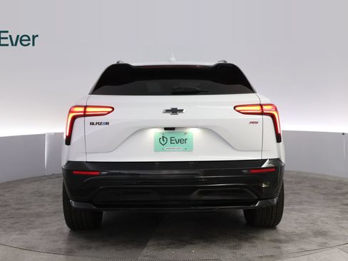 Used 2024 Chevrolet Blazer EV RS RWD image 15