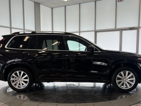 Used 2018 Volvo XC90 T6 Momentum w/ Momentum Plus Package AWD/4WD image 8