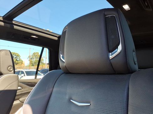 Certified 2024 Cadillac Escalade Sport w/ LPO, ONYX Package image 25