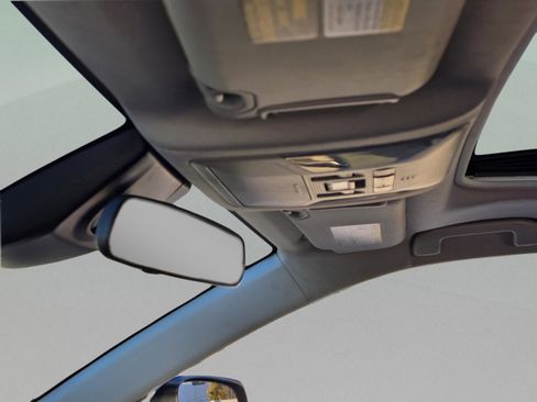 Used 2020 Toyota RAV4 XLE Premium image 12