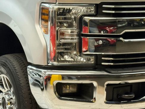 Used 2019 Ford F250 Lariat w/ Lariat Value Package image 6