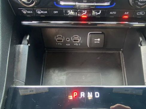 Used 2025 Jeep Grand Cherokee Limited w/ Luxury Tech Group II image 23