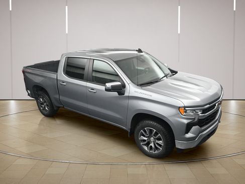 Used 2024 Chevrolet Silverado 1500 LT AWD/4WD image 31