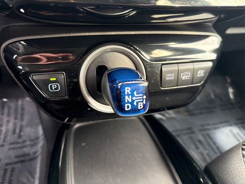 Used 2020 Toyota Prius Prime XLE image 32