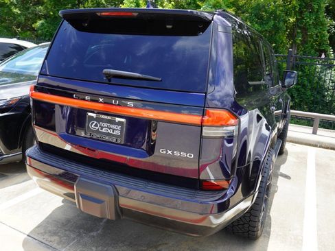 Used 2025 Lexus GX 550 w/ Accessory Package (2T) AWD/4WD image 6