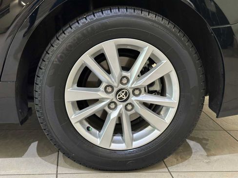 Certified 2025 Toyota Camry LE AWD/4WD image 8