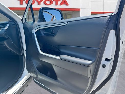 Used 2025 Toyota RAV4 LE AWD/4WD image 21