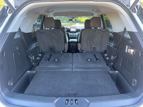 Certified 2022 Ford Explorer XLT w/ Class IV Trailer Tow Package image 29