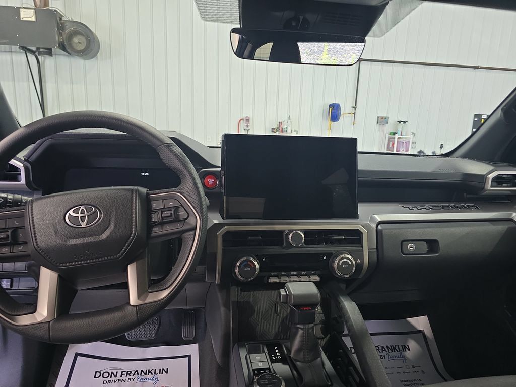 Used 2025 Toyota Tacoma TRD Off-Road AWD/4WD image 17