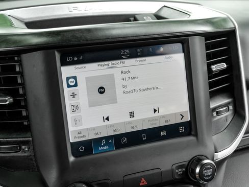 Used 2023 RAM 1500 Big Horn AWD/4WD image 6