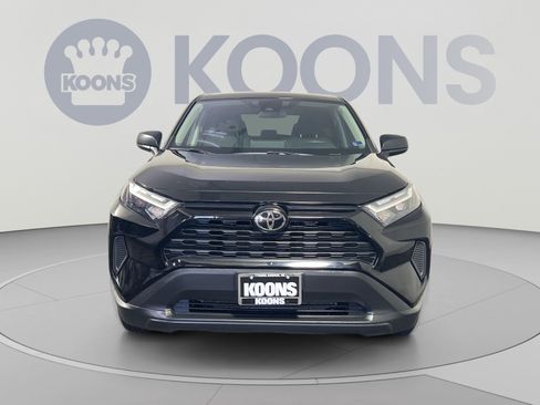 Used 2025 Toyota RAV4 LE AWD/4WD image 11