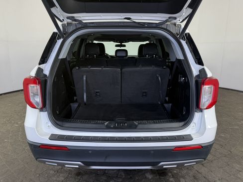 Used 2021 Ford Explorer XLT w/ Equipment Group 202A AWD/4WD image 7