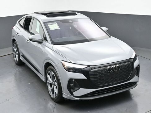 Used 2025 Audi Q4 e-tron Premium Plus w/ Premium Plus image 47