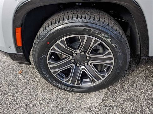 New 2024 Jeep Wagoneer 4WD w/ Premium Group I image 36