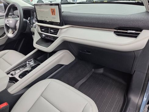 Used 2026 Ford Explorer Active w/ Active Comfort Package RWD image 17