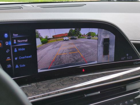 Used 2023 Cadillac Escalade Premium Luxury AWD/4WD image 25