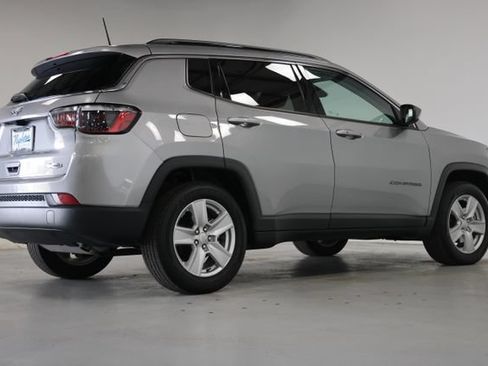 Used 2022 Jeep Compass Latitude w/ Convenience Group FWD image 15