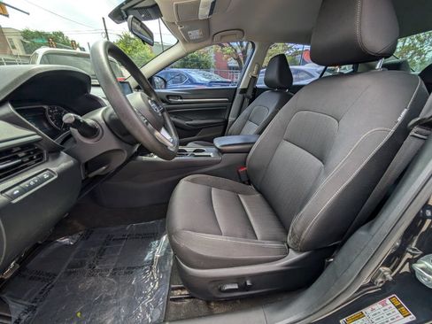Used 2022 Nissan Altima 2.5 SV FWD image 15
