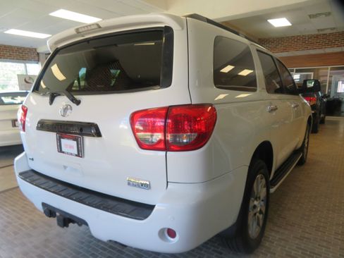 Used 2012 Toyota Sequoia Platinum AWD/4WD image 4