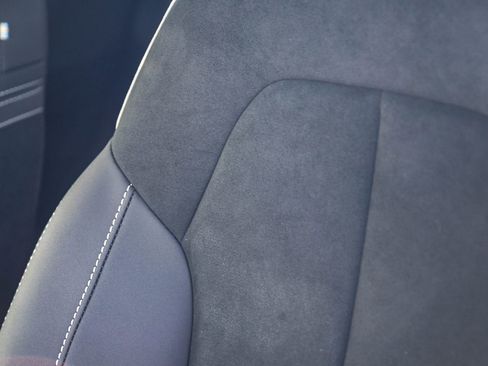 Used 2023 Volvo C40 P8 Recharge Ultimate image 30