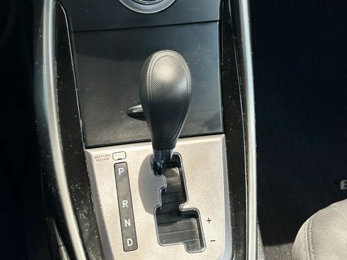 Used 2013 Hyundai Elantra GLS w/ Preferred Pkg FWD image 19