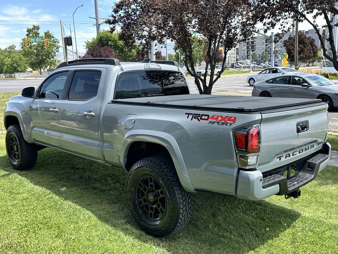 Used 2021 Toyota Tacoma TRD Sport w/ Technology Package AWD/4WD image 9
