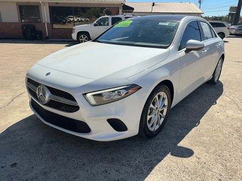 Used 2021 Mercedes-Benz A 220 image 1