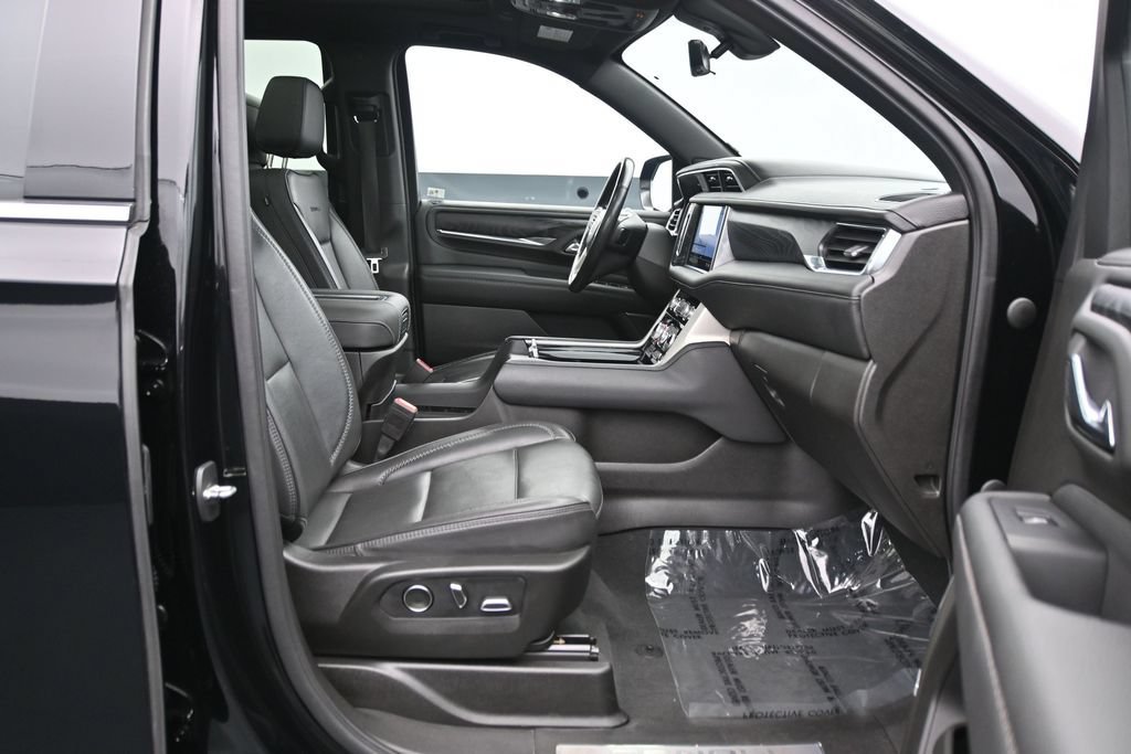 Used 2021 GMC Yukon Denali w/ Denali Ultimate Package AWD/4WD image 13