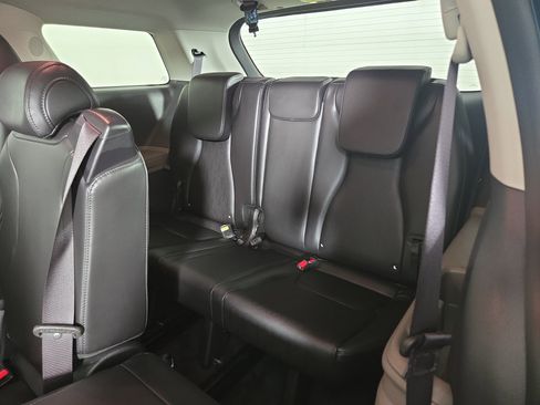 Used 2026 Kia Carnival FWD image 13