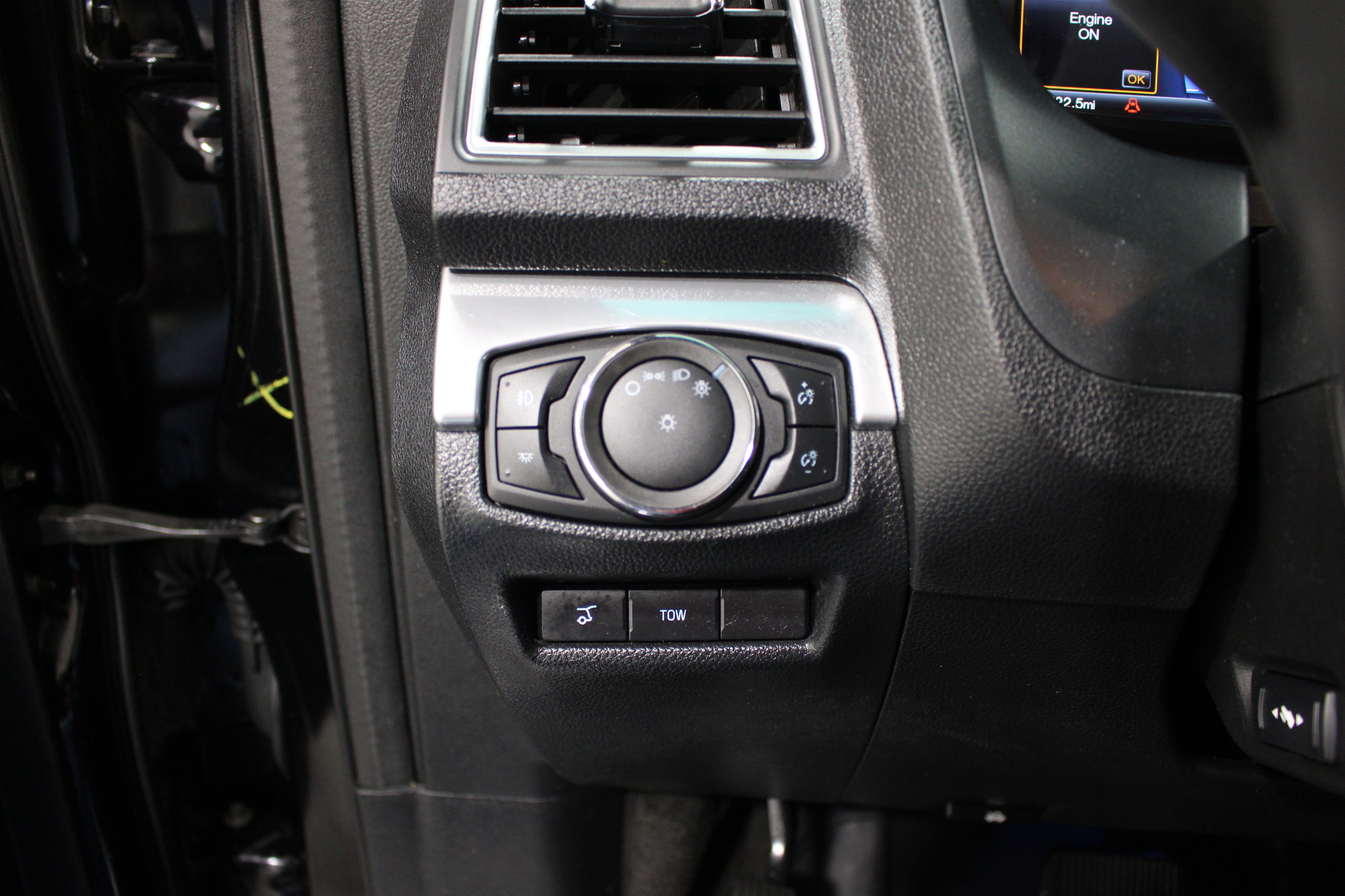 Used 2016 Ford Explorer Sport w/ Equipment Group 401A AWD/4WD image 9