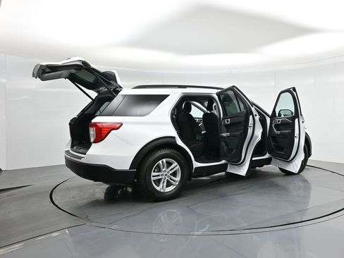 Certified 2021 Ford Explorer XLT image 5