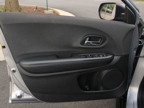 Used 2019 Honda HR-V Sport image 15