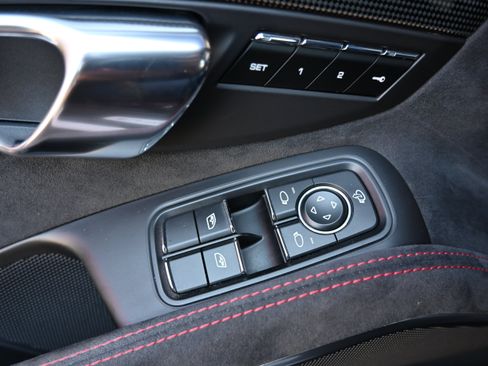 Used 2018 Porsche 911 GT3 RS image 40