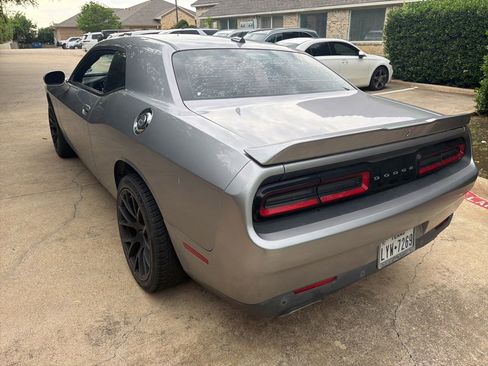 Used 2018 Dodge Challenger SXT Plus RWD image 10