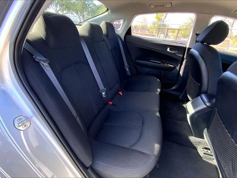 Used 2020 Kia Optima LX image 18
