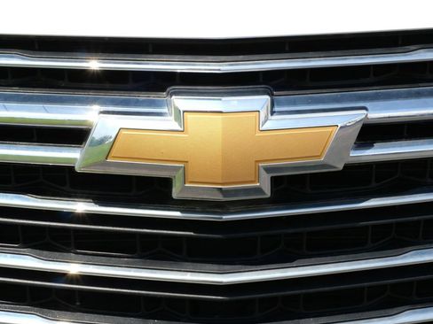 Used 2023 Chevrolet Traverse LT AWD/4WD image 8