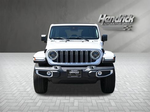 Used 2025 Jeep Wrangler Unlimited Sahara w/ Safety Group AWD/4WD image 3