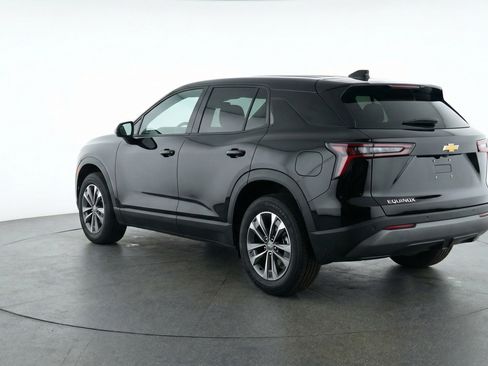 Used 2025 Chevrolet Equinox LT FWD image 6