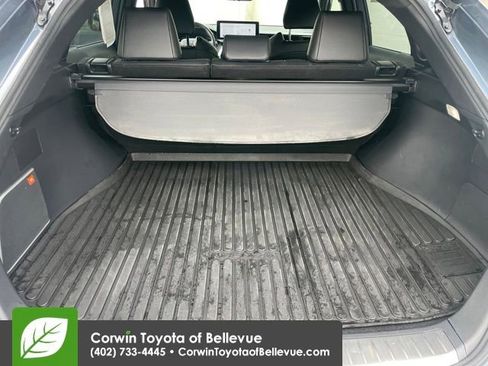 Used 2023 Toyota Venza Limited image 21