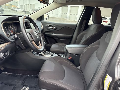 Used 2016 Jeep Cherokee Latitude w/ Comfort & Sound Group image 17