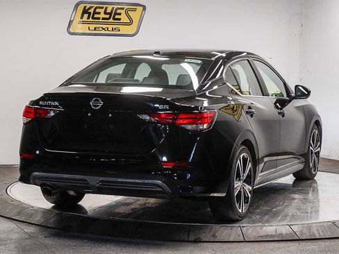 Used 2023 Nissan Sentra SR w/ SR Premium Package image 4