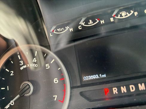 Used 2018 Ford F150 XLT image 2