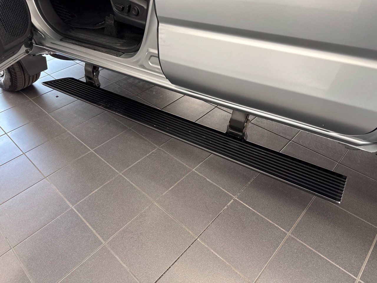 Certified 2025 Toyota Tacoma Limited AWD/4WD image 13