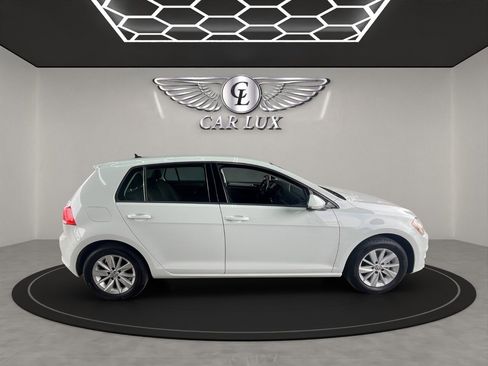 Used 2016 Volkswagen Golf S image 7